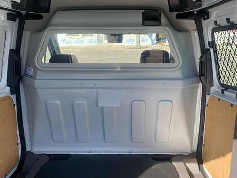 Used 2022 Ford Transit Connect XL image 14