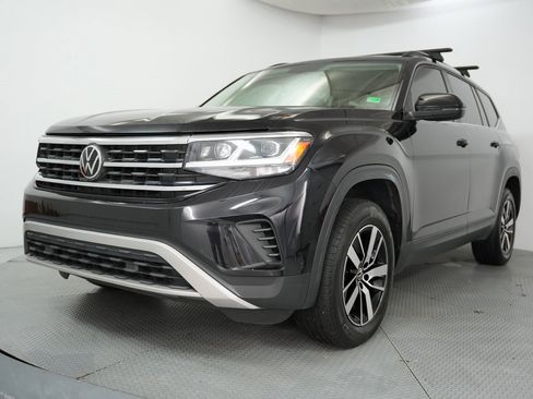 Used 2022 Volkswagen Atlas SE image 3