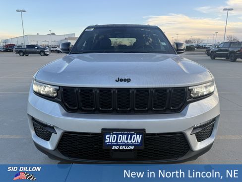 New 2025 Jeep Grand Cherokee Limited image 3