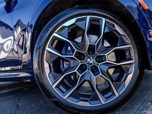 Used 2024 BMW X7 M60i w/ Executive Package image 33