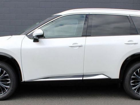 New 2026 Nissan Rogue Platinum image 2