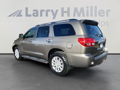 Used 2011 Toyota Sequoia Platinum image 3