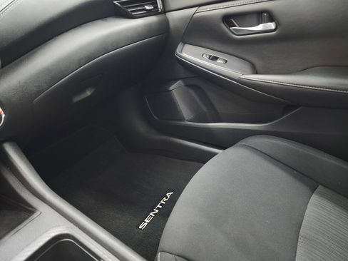 Used 2023 Nissan Sentra SV image 13