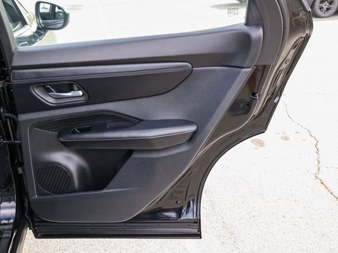 Used 2023 Nissan Ariya FWD image 19