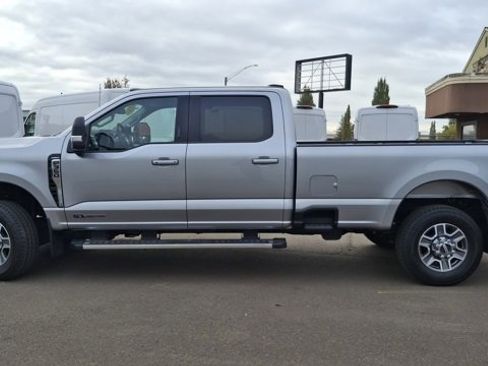 Used 2024 Ford F350 Lariat w/ Camper Package image 8