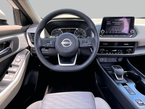Certified 2023 Nissan Rogue SV FWD image 6
