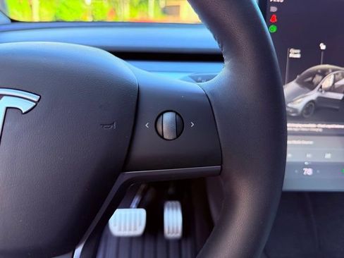 Used 2022 Tesla Model Y Performance image 16