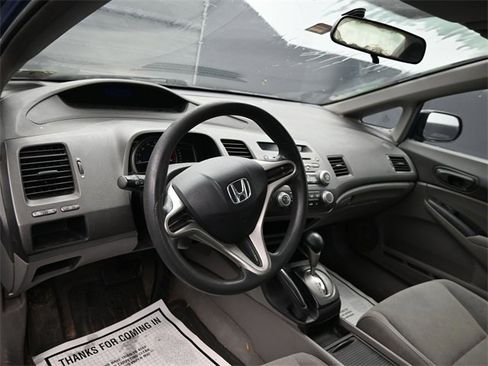 Used 2010 Honda Civic DX-VP image 7