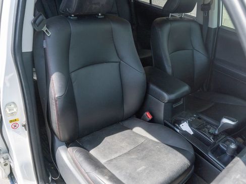Used 2018 Toyota 4Runner TRD Off-Road Premium AWD/4WD image 9