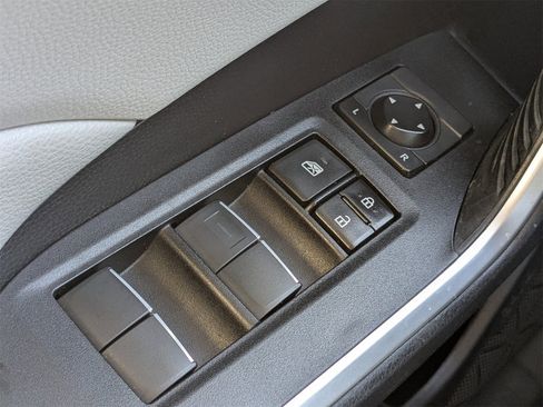 Used 2019 Toyota RAV4 XLE Premium image 25