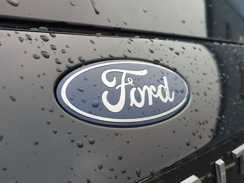 New 2026 Ford Expedition Active image 9