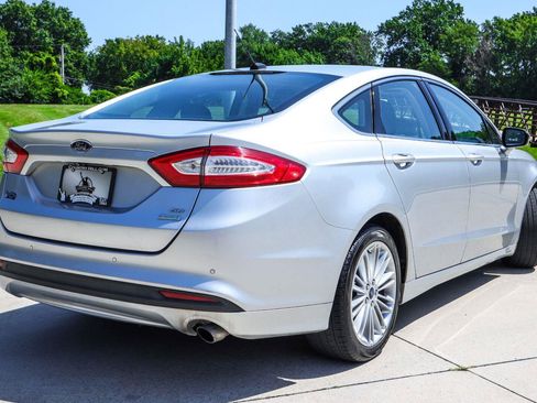 Used 2016 Ford Fusion SE w/ Equipment Group 202A FWD image 14