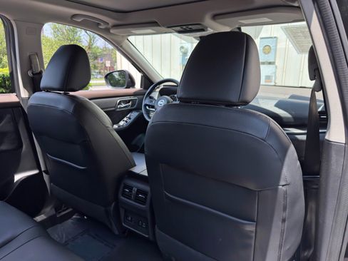 Used 2021 Nissan Rogue SL FWD image 30