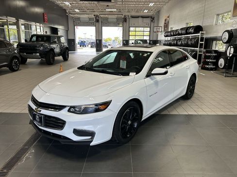 Used 2018 Chevrolet Malibu LT FWD image 9