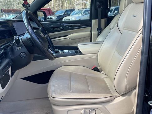 Used 2021 Cadillac Escalade Premium Luxury AWD/4WD image 5