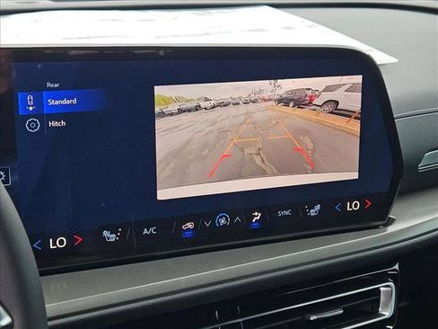 New 2026 Chevrolet Traverse LT image 13