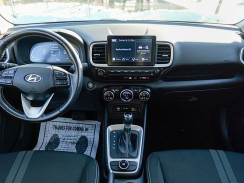 Used 2024 Hyundai Venue SEL image 35