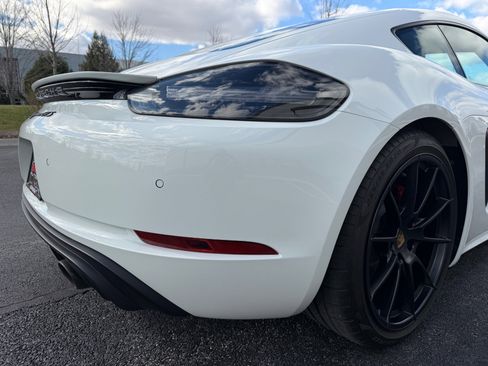 Used 2022 Porsche 718 Cayman GTS image 23
