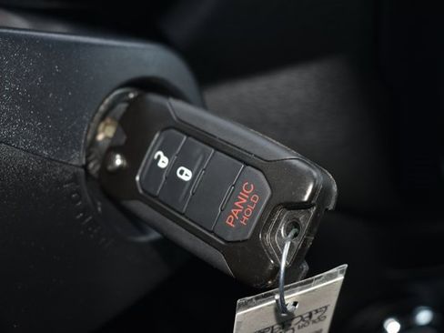 Used 2016 Jeep Renegade 75th Anniversary image 22