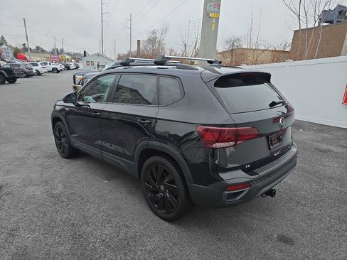 Used 2024 Volkswagen Taos SE image 11