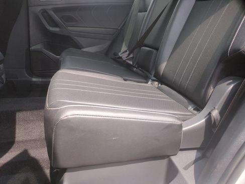Used 2022 Volkswagen Tiguan SE AWD/4WD image 15