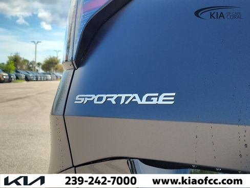 New 2027 Kia Sportage SX FWD image 10
