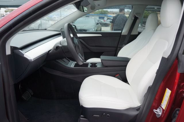 Used 2024 Tesla Model Y Long Range AWD/4WD image 19