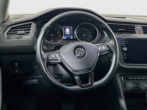 Used 2019 Volkswagen Tiguan SE w/ Panoramic Sunroof Package AWD/4WD image 18