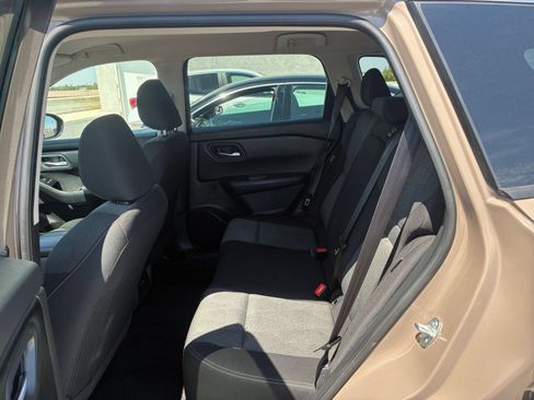 Used 2025 Nissan Rogue SV FWD image 27