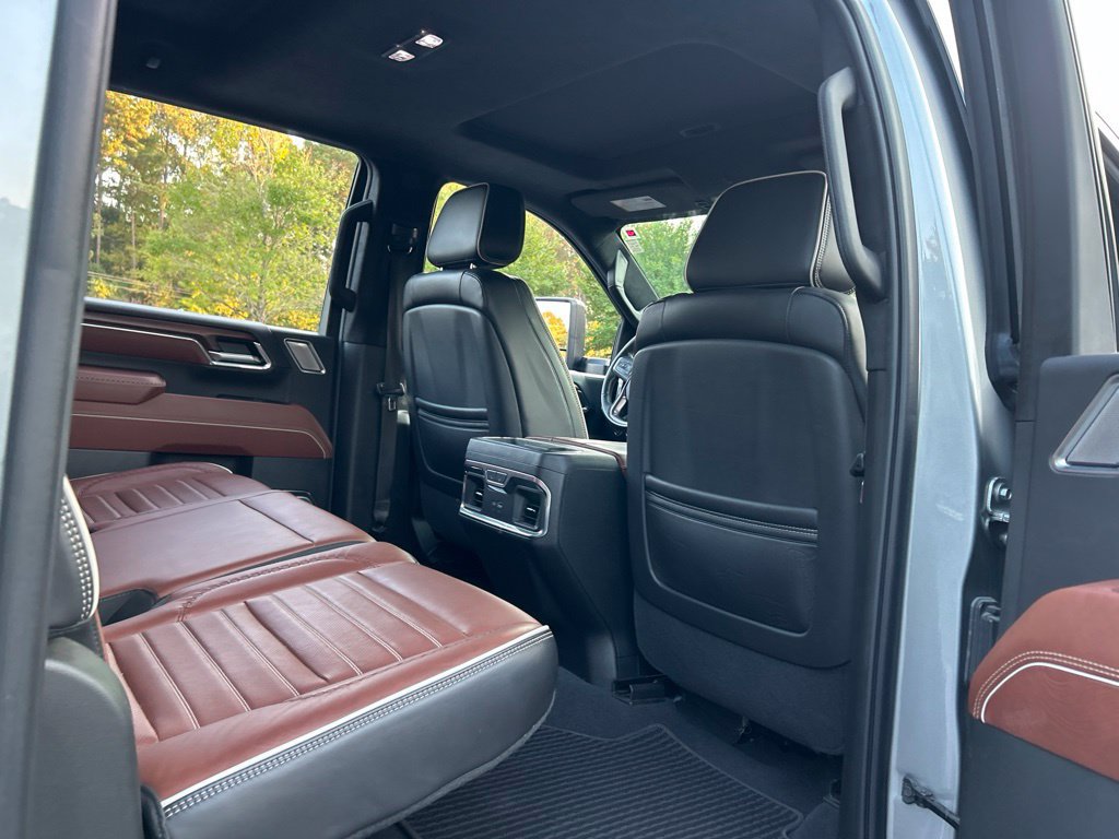 Used 2024 GMC Sierra 3500 Denali Ultimate AWD/4WD image 53