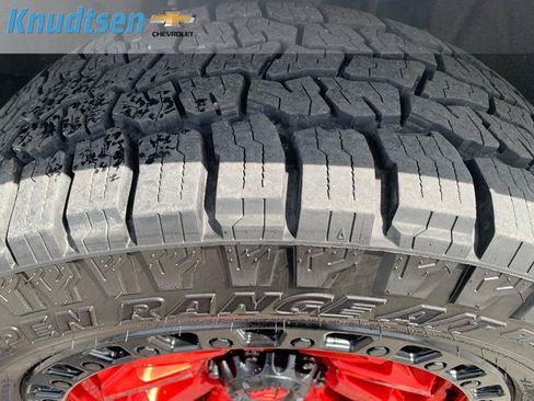 Used 2022 Chevrolet Silverado 1500 LT AWD/4WD image 10