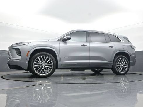 Used 2025 Buick Enclave Avenir w/ LPO, Floor Liner Package AWD/4WD image 47