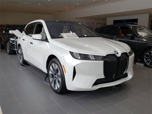 New 2026 BMW iX xDrive45 image 3