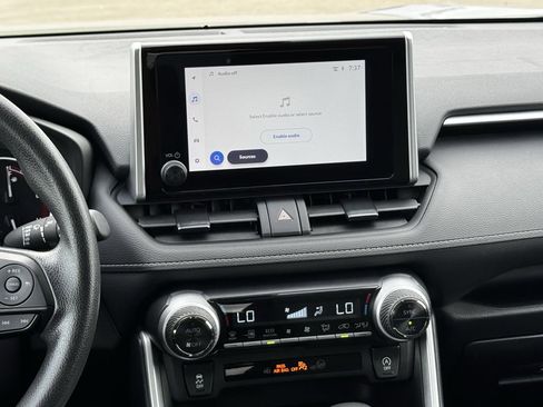 Used 2025 Toyota RAV4 XLE FWD image 16