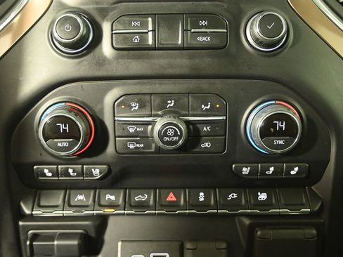 Used 2022 Chevrolet Silverado 1500 High Country AWD/4WD image 31