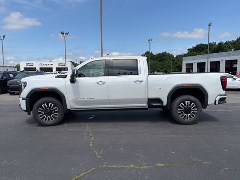 Used 2024 GMC Sierra 2500 Denali Ultimate AWD/4WD image 11