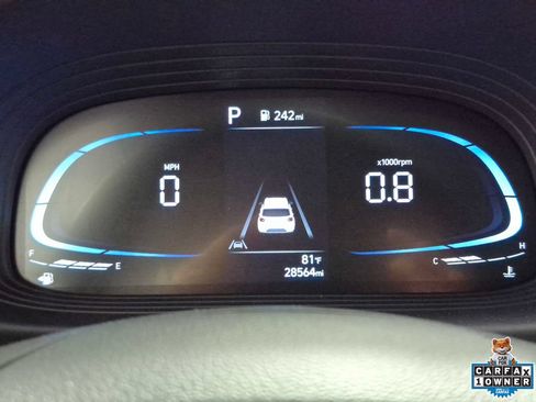 Used 2025 Hyundai Venue SEL FWD image 14