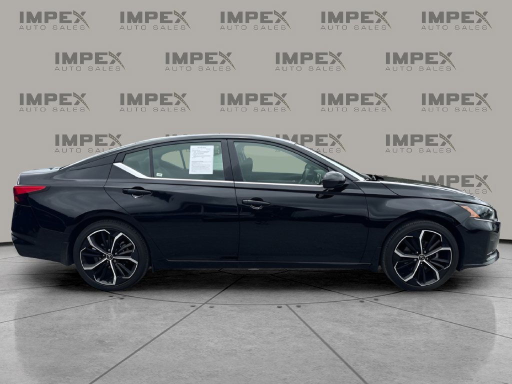 Used 2023 Nissan Altima 2.5 SR FWD image 6