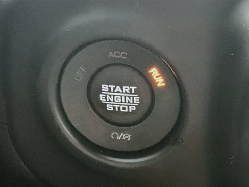 Used 2022 Jeep Wrangler Unlimited Sahara w/ Cold Weather Group AWD/4WD image 26