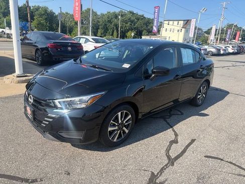 Used 2025 Nissan Versa SV FWD image 1
