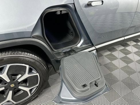Used 2022 Rivian R1T Adventure image 19