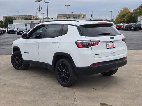 New 2026 Jeep Compass Latitude image 16