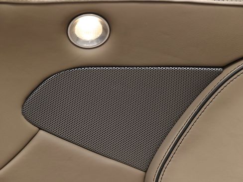 Used 2015 Aston Martin DB9 Volante Carbon Edition Convert image 55