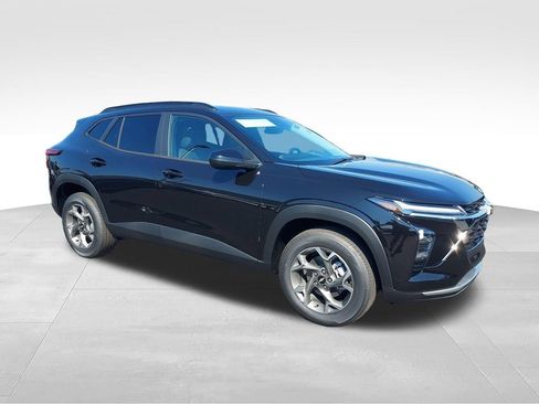 New 2026 Chevrolet Trax LT w/ Driver Confidence Package FWD image 7