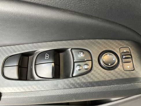 Used 2025 Nissan Altima 2.5 SV image 15