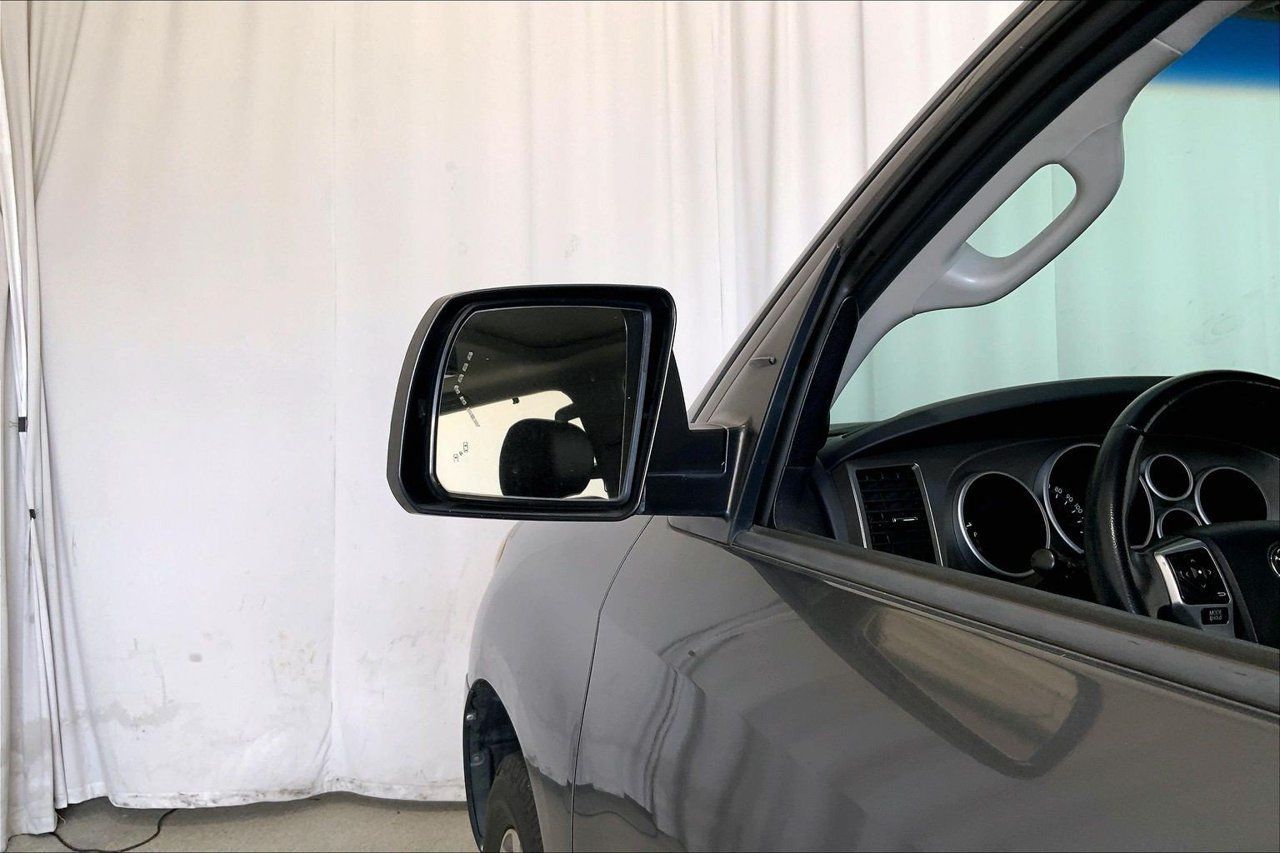 Used 2016 Toyota Sequoia Limited w/ Safety & Convenience Package RWD image 10