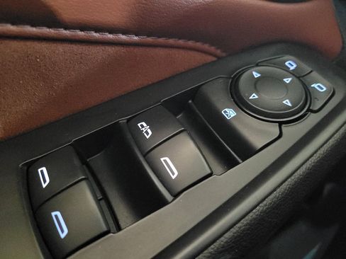 Used 2018 Chevrolet Traverse High Country AWD/4WD image 27