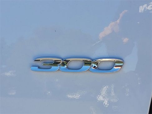 Used 2022 Chrysler 300 Touring image 25