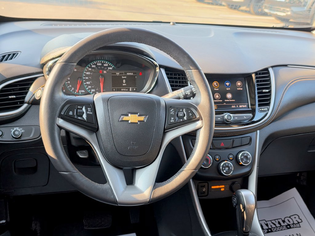 Used 2022 Chevrolet Trax LT w/ LT Convenience Package FWD image 34