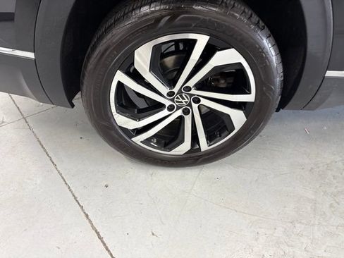 Used 2023 Volkswagen Atlas SEL AWD/4WD image 15
